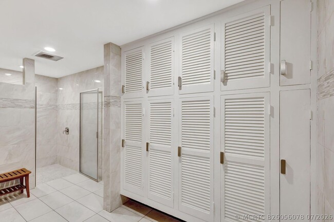 Building Photo - 3 SE Turtle Creek Dr