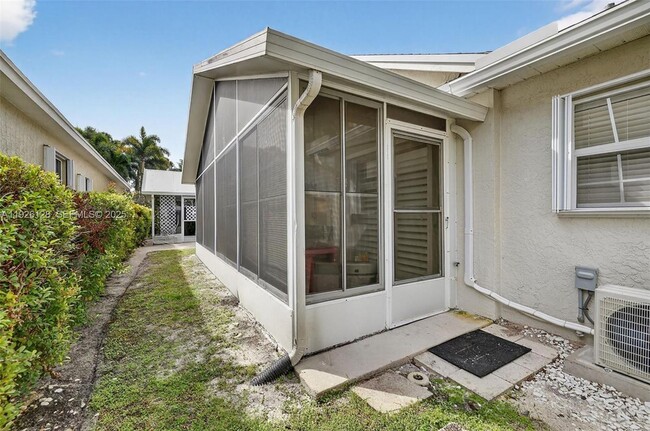 Building Photo - 210 NW Zanzibar Pl