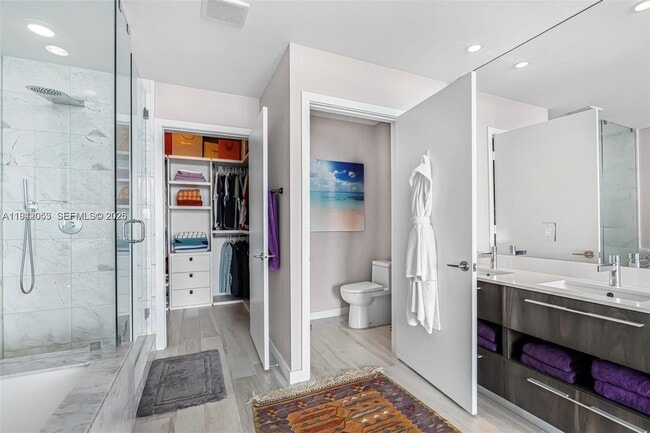 Building Photo - 480 NE 31st St