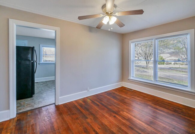 Building Photo - 2 BR 1 BA house for Rent