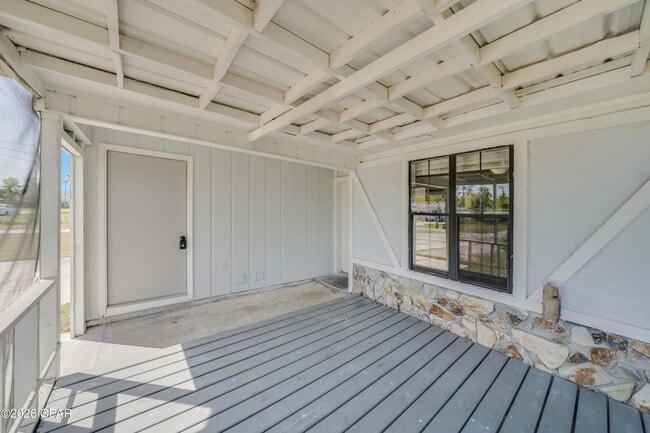 Building Photo - 7011 Lois St