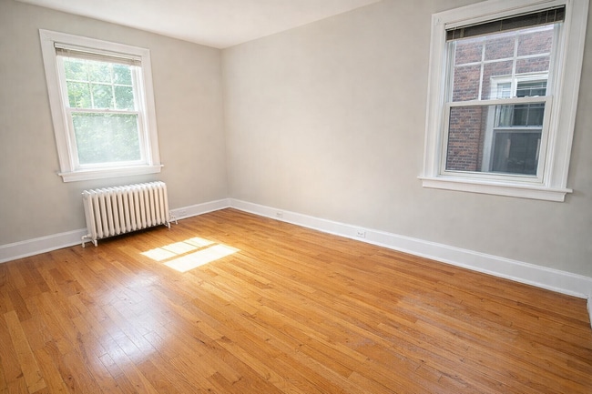 Building Photo - 1454 Barnsdale St