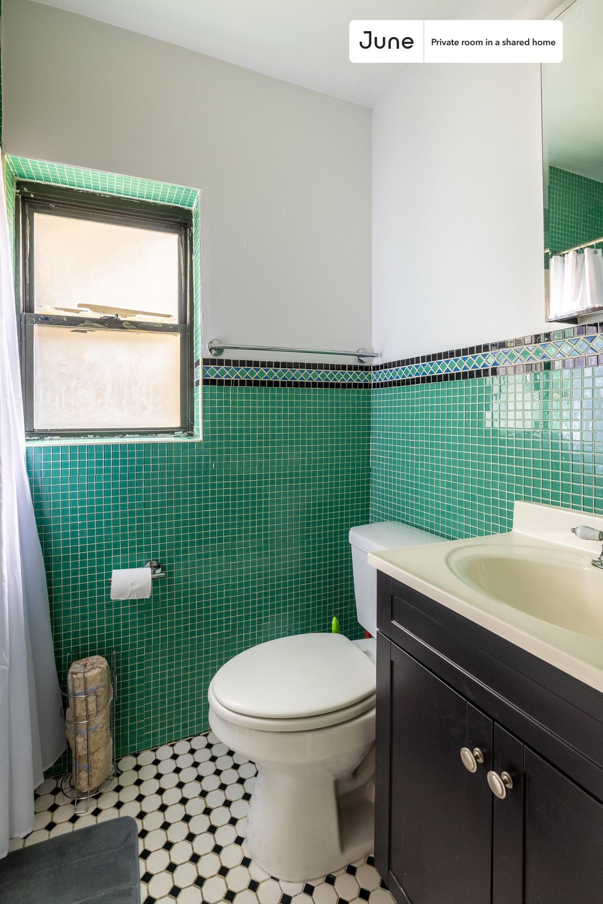 Building Photo - Room in Shared 2 bed/1 bath home