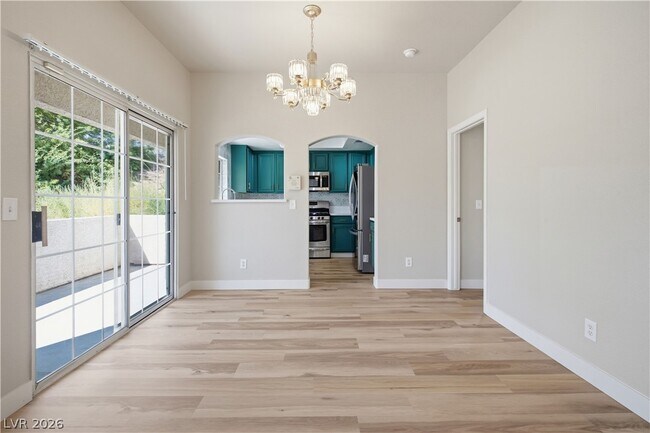 Building Photo - 315 Seine Way