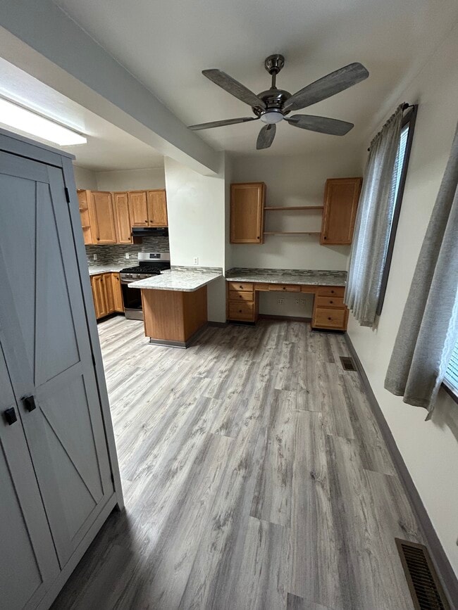 Building Photo - 1284 S Bay Rd