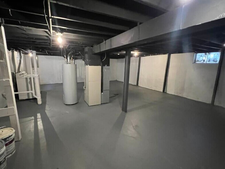 Building Photo - 6735 Dale Ave