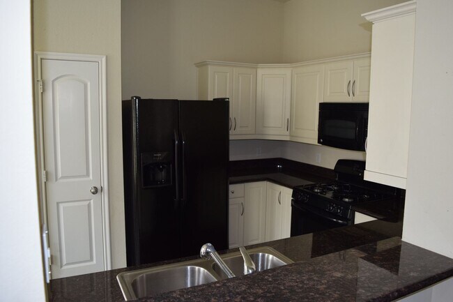 Building Photo - Stunning 3 Bed, 2 Bath in Creek Meadows!