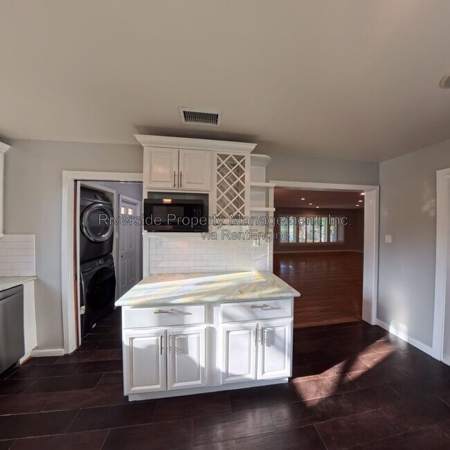 Building Photo - 4025 Terracina Dr