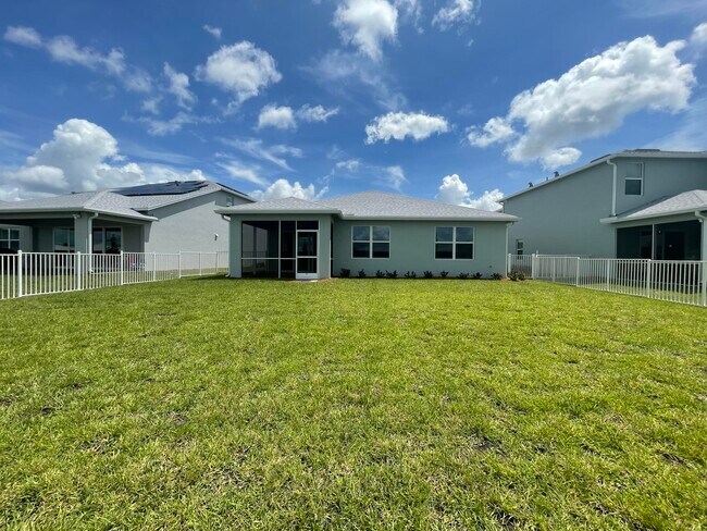 Building Photo - 12254 SW Sand Dollar Wy