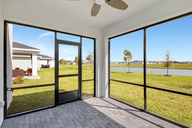 Building Photo - Luxurious Living: Spacious 5-Bedroom Home with Scenic Views in Port Saint Lucie!