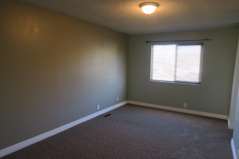 Building Photo - 7800 S Chadbourne Dr