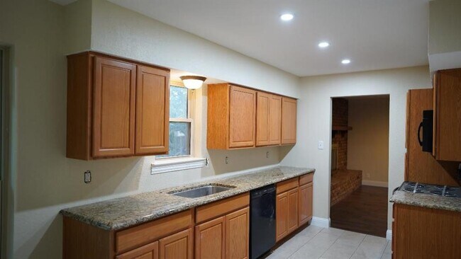 Building Photo - 188 Oakhurst Dr