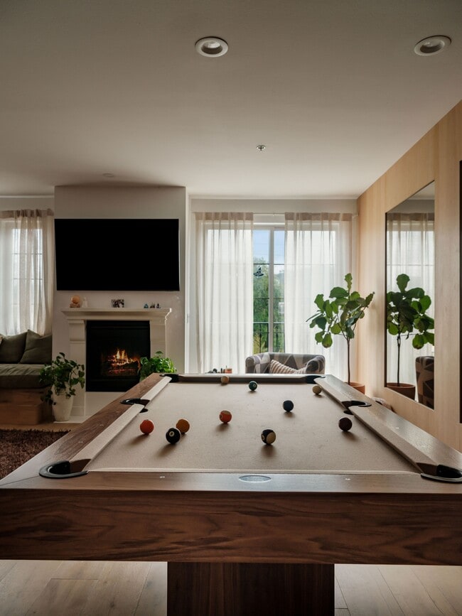 Building Photo - 10648 Woodbridge St