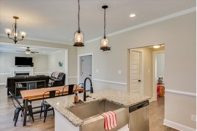 Building Photo - 3651 Kearsley St