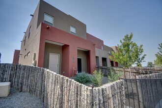 Building Photo - AMAZING SANTA FE LIVING