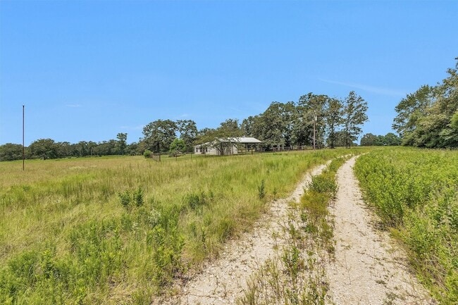 Building Photo - 1194 Private Rd 1311