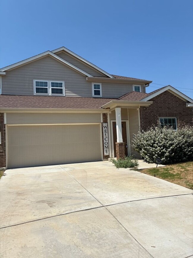 Primary Photo - Charming 4 beds 2.5 baths in San Antonio!