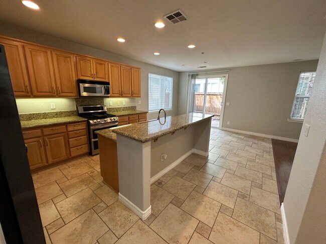 Building Photo - Beautiful 4  bedroom, 2.5 bath home in Garin Ranch