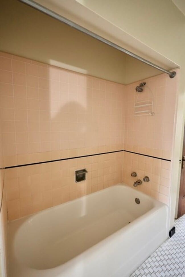 Building Photo - Available Now – Downtown Winters Bungalow