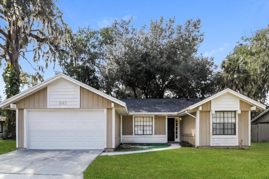 Primary Photo - 647 Redwood Dr
