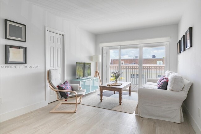 Building Photo - 290 Sunrise Dr