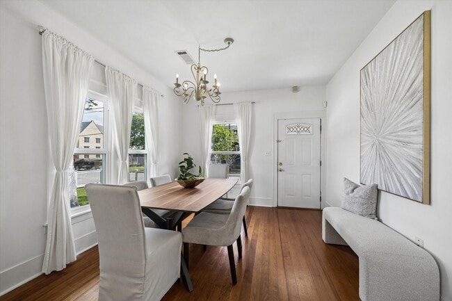 Building Photo - 623 Pecore St