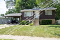 Building Photo - WEST AMES!! - 2 Bedroom, 1 Bath Duplex in ...