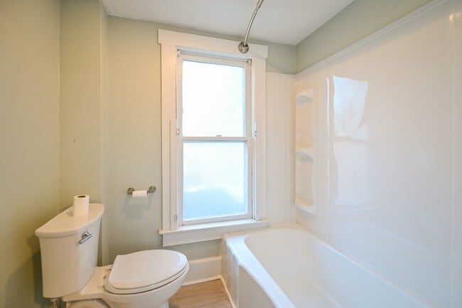 Building Photo - 29 N Shafer St