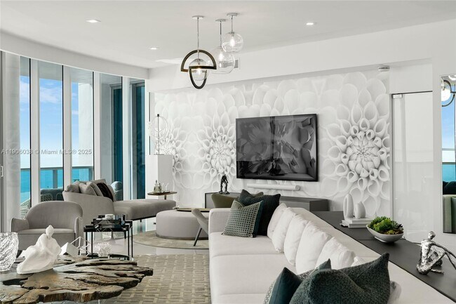 Building Photo - 5959 Collins Ave