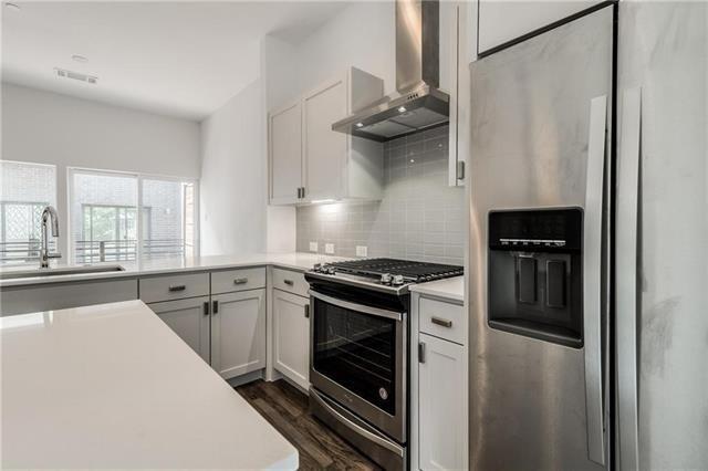 Building Photo - 2290 N Fitzhugh Ave