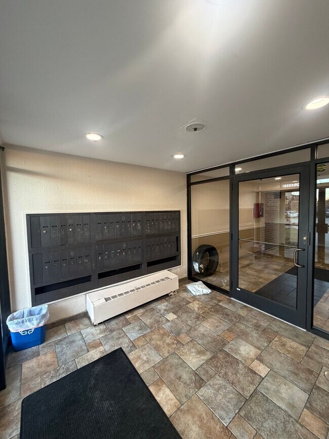 Building Photo - 1000 Bayside Dr.  2378