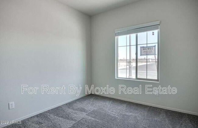 Building Photo - 18354 N Buckhorn Trail