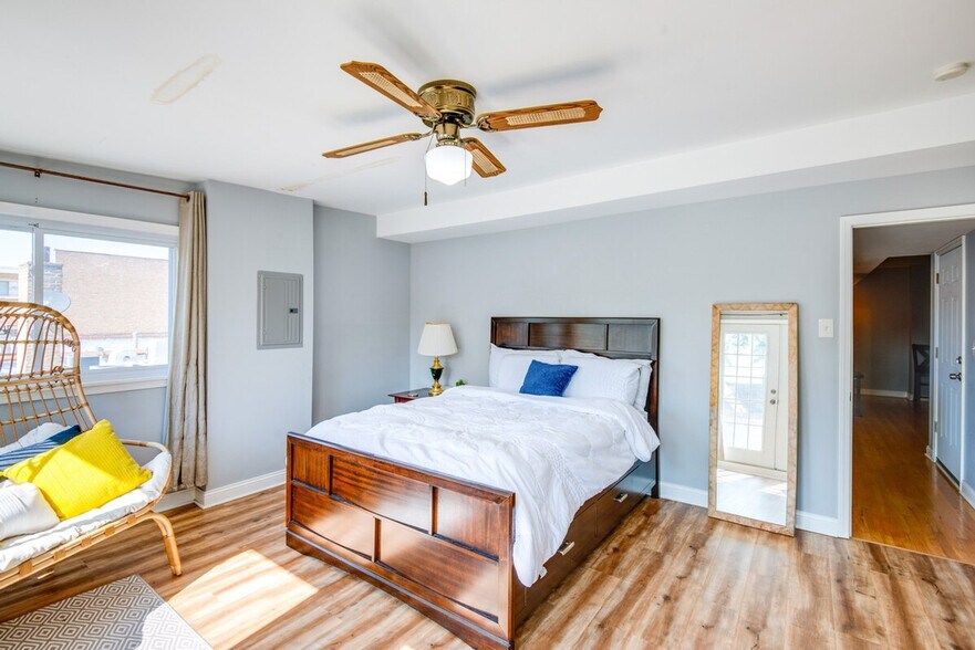 Building Photo - 8136 S Kedzie Ave