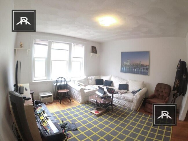 Building Photo - 3 bedroom in Brookline MA 02446