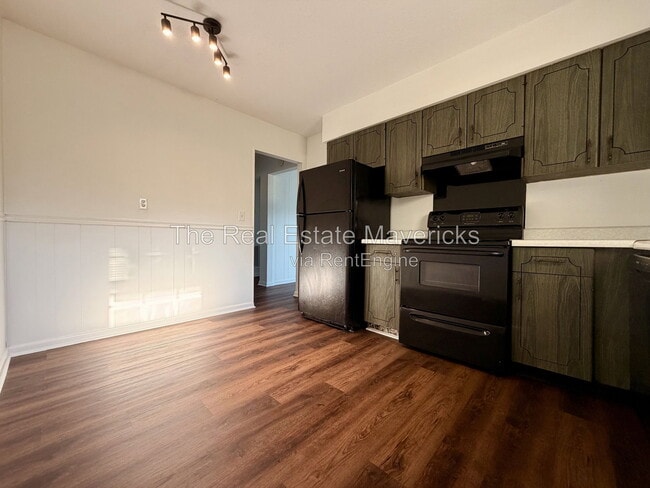 Building Photo - 3638 Missionaire Ave