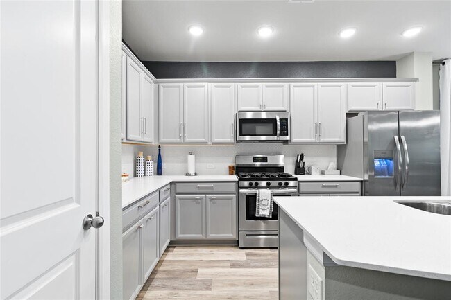 Building Photo - 127 Winged Elm Ct