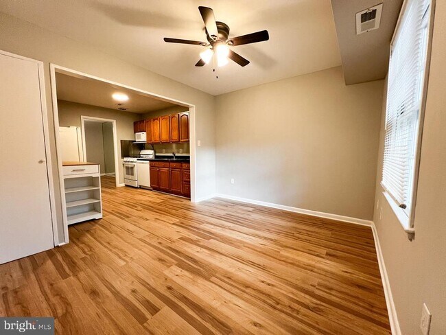 Building Photo - 10863 Bucknell Dr