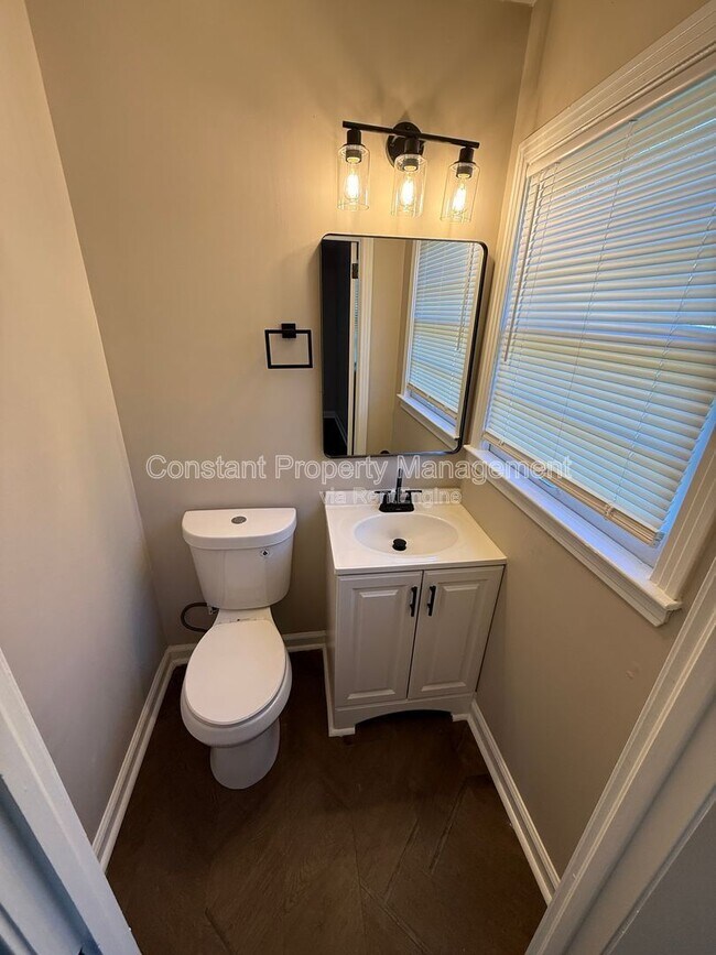 Building Photo - 3059 O'Hara Dr N