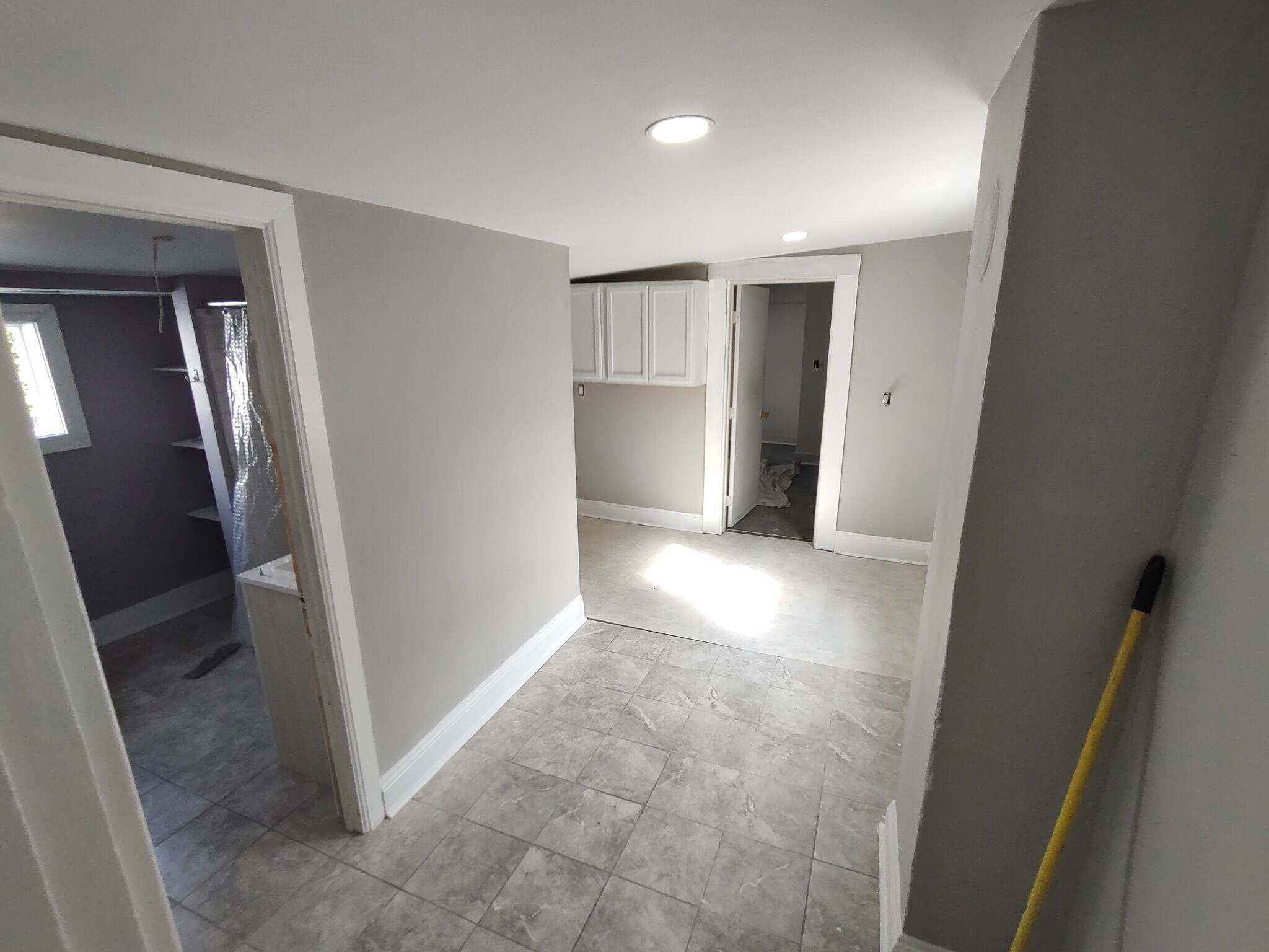 Office space? - 208 E 9th St
