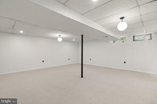 Building Photo - 8084 Winding Way Ct