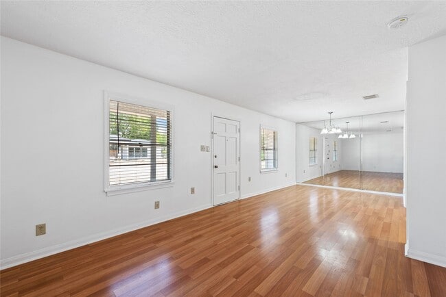 Building Photo - 1510 Afton St