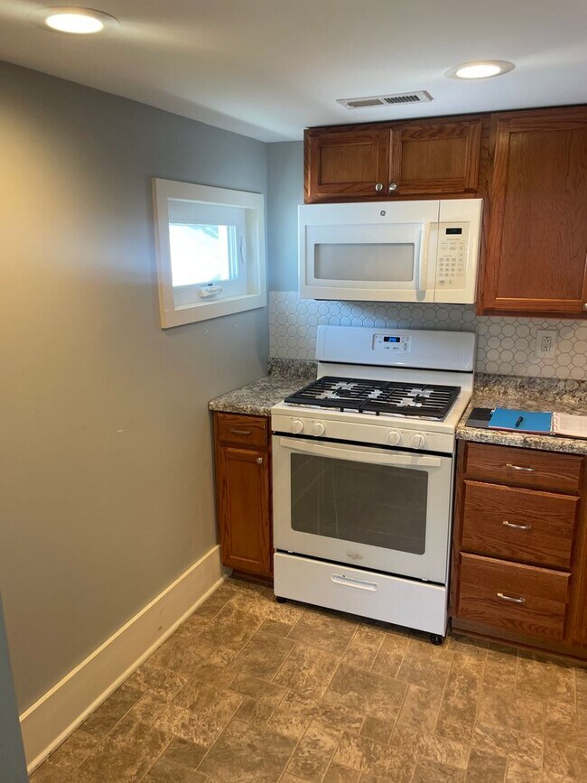 Building Photo - 10 1st Street