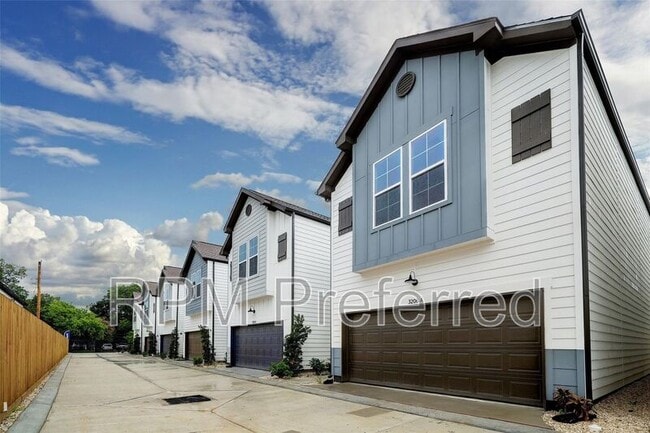 Building Photo - 3206 Bostic St