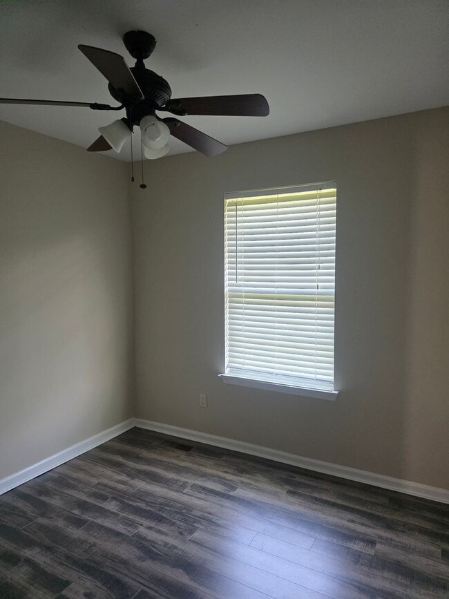 Building Photo - Blairville Court
