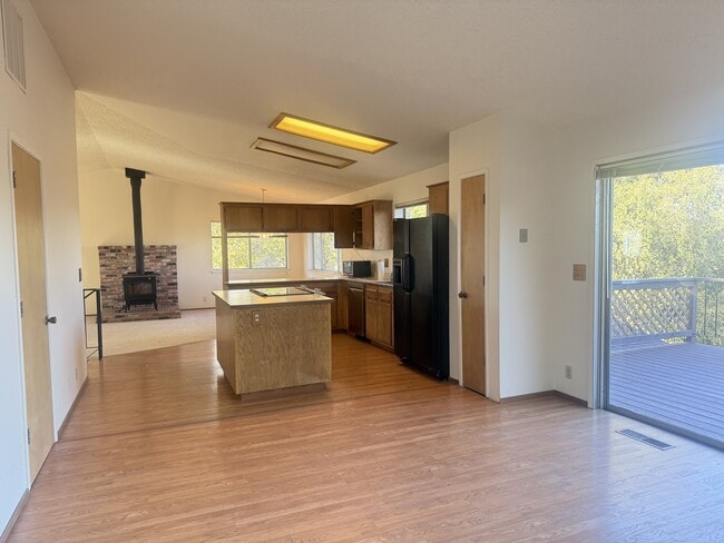 Building Photo - 10201 Ponderosa Way