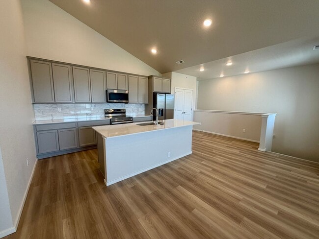 Building Photo - 2120 Falling Leaf Dr