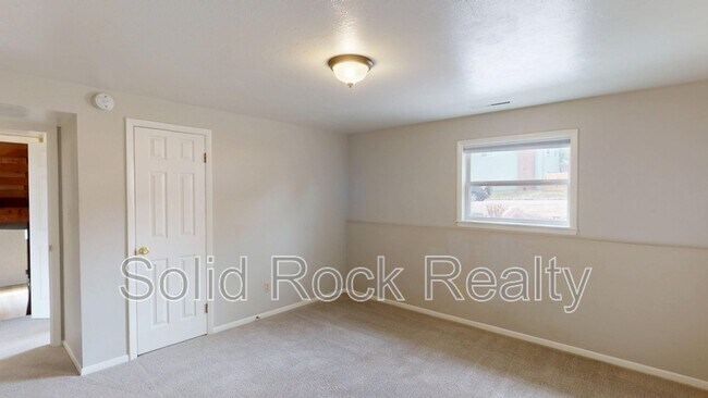 Building Photo - 535 Silver Spring Cir