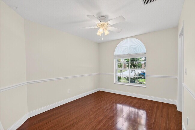 Building Photo - 9308 Lake Serena Dr