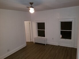 Building Photo - 182 Carlton Ave