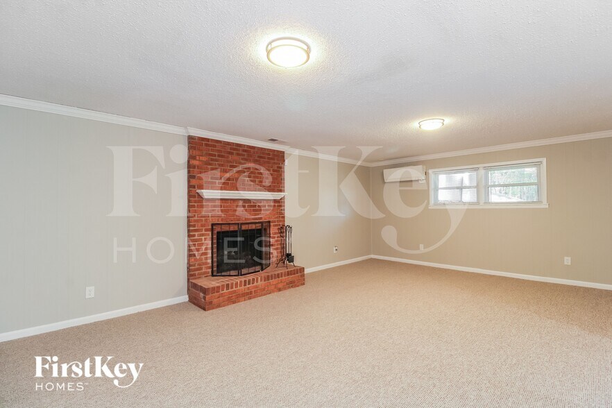 Building Photo - 2026 Storm Canyon Rd